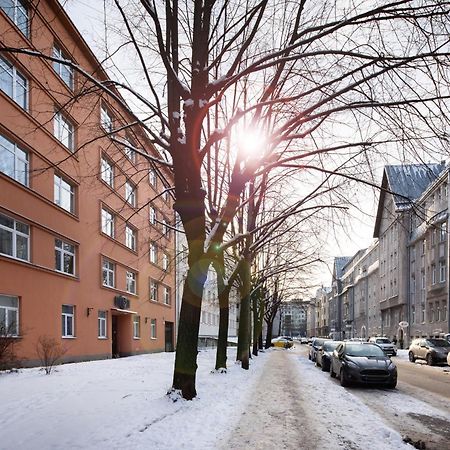 Riga Embassy Center Apartment With Parking Buitenkant foto