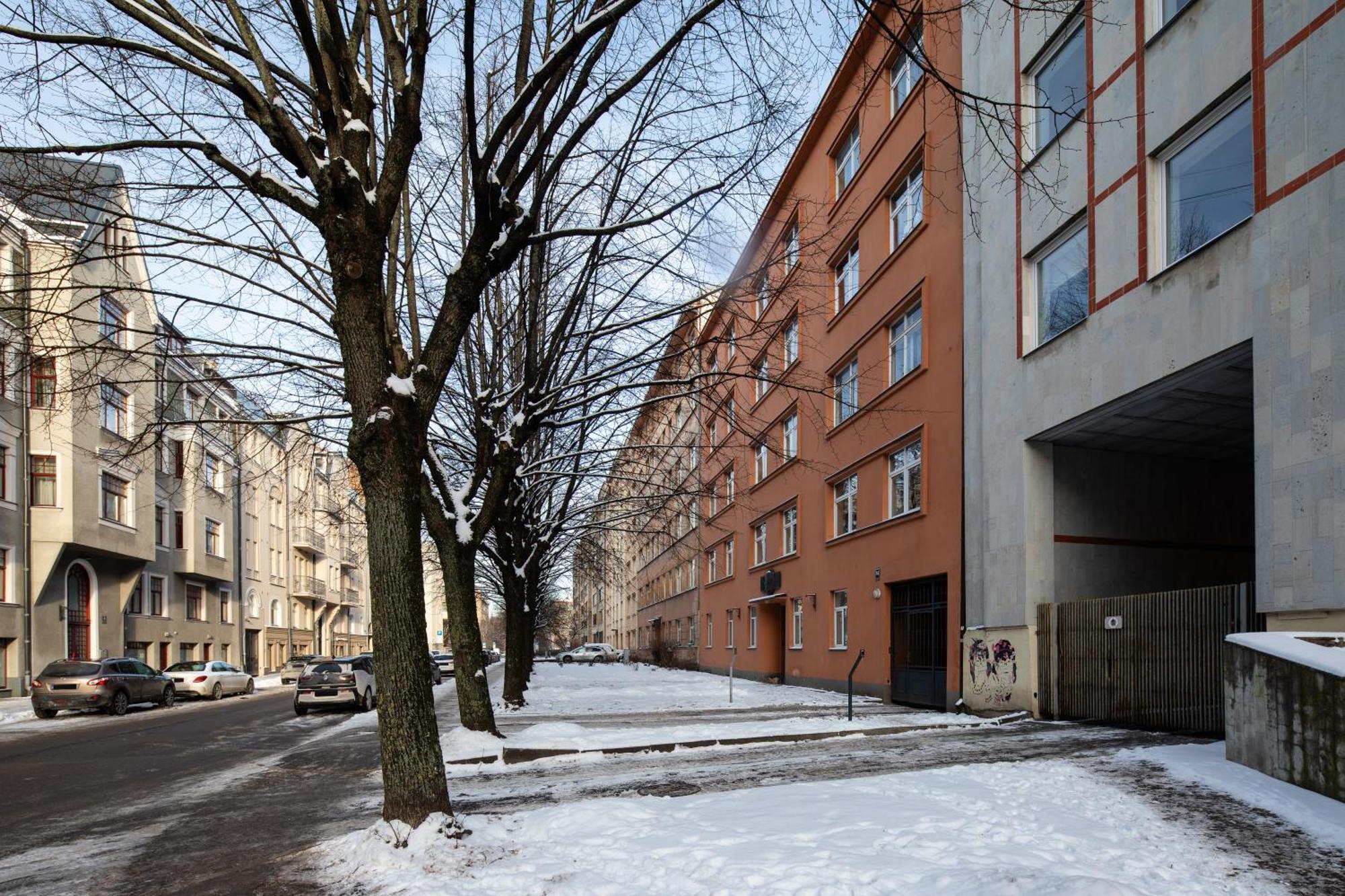 Riga Embassy Center Apartment With Parking Buitenkant foto