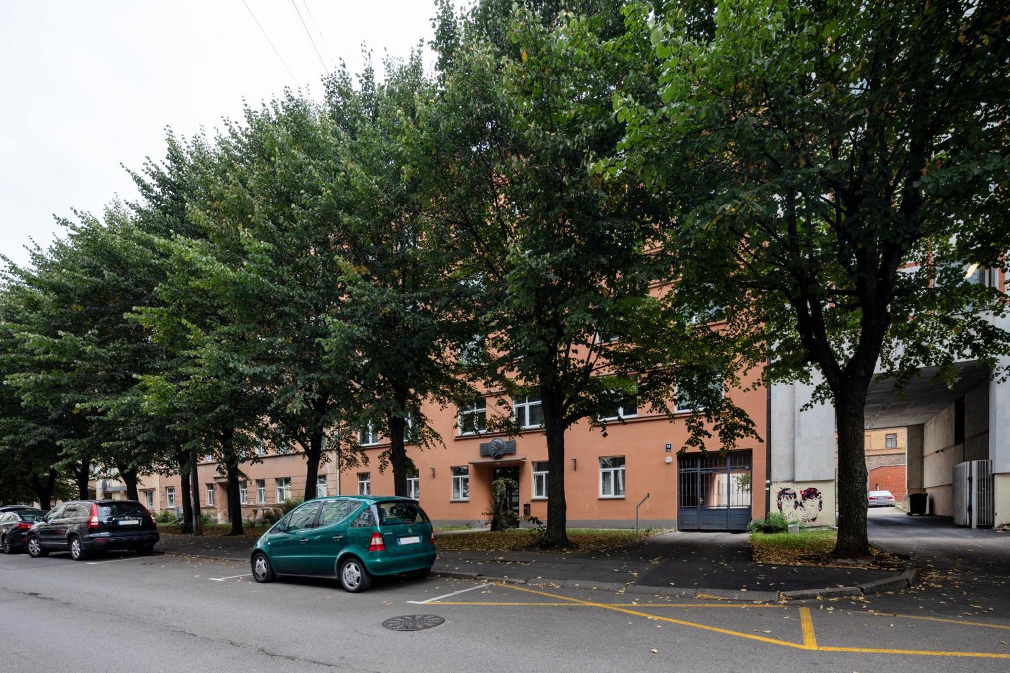Riga Embassy Center Apartment With Parking Buitenkant foto