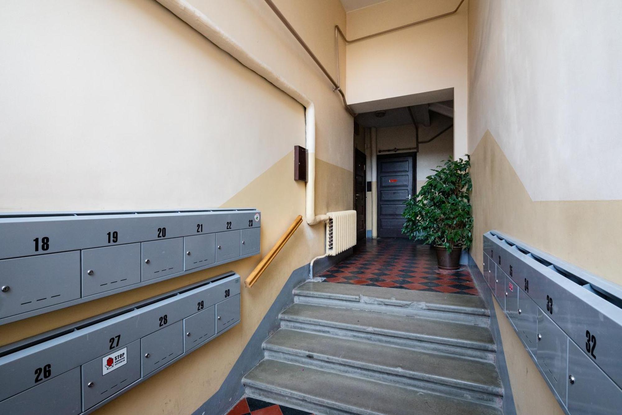 Riga Embassy Center Apartment With Parking Buitenkant foto