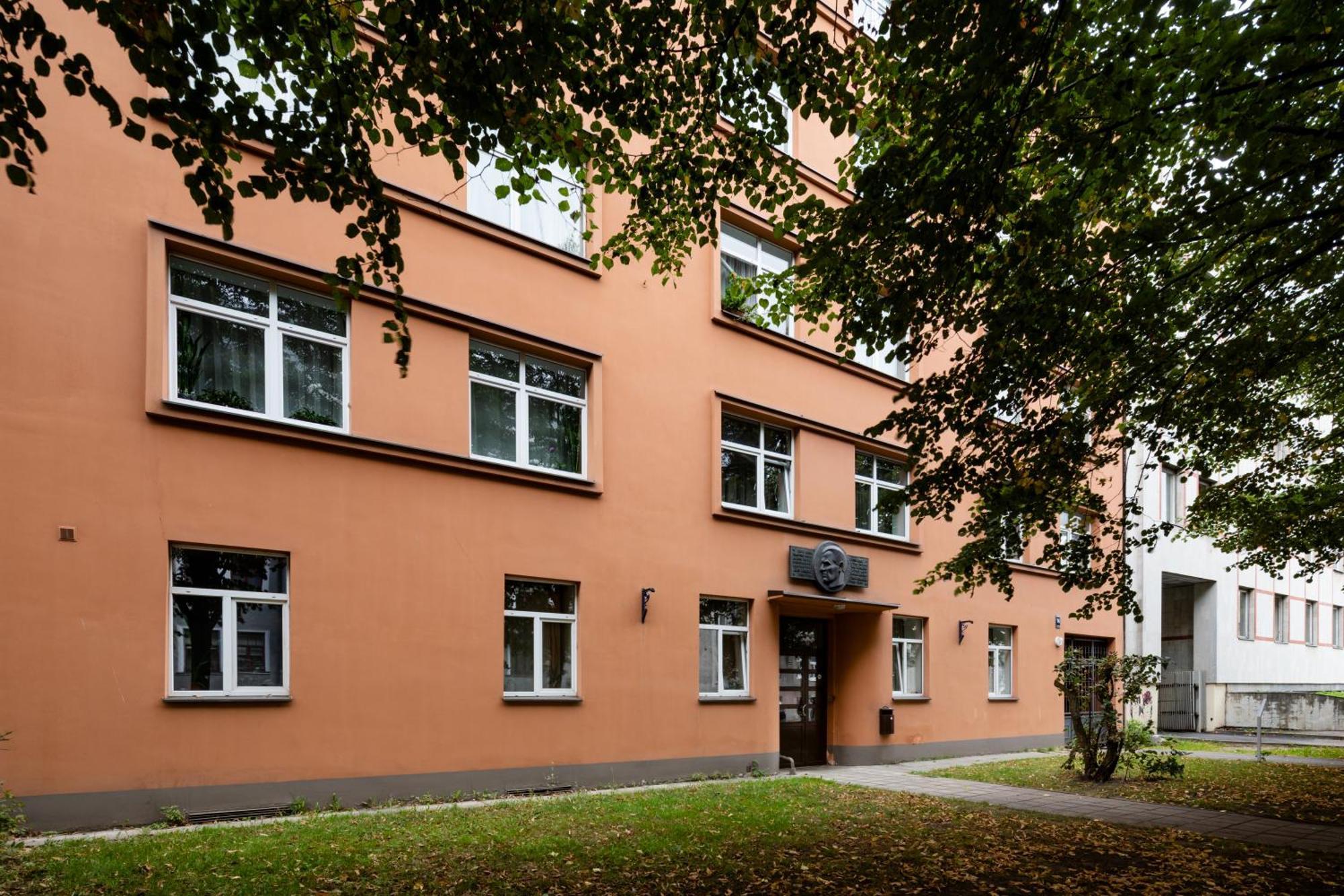 Riga Embassy Center Apartment With Parking Buitenkant foto