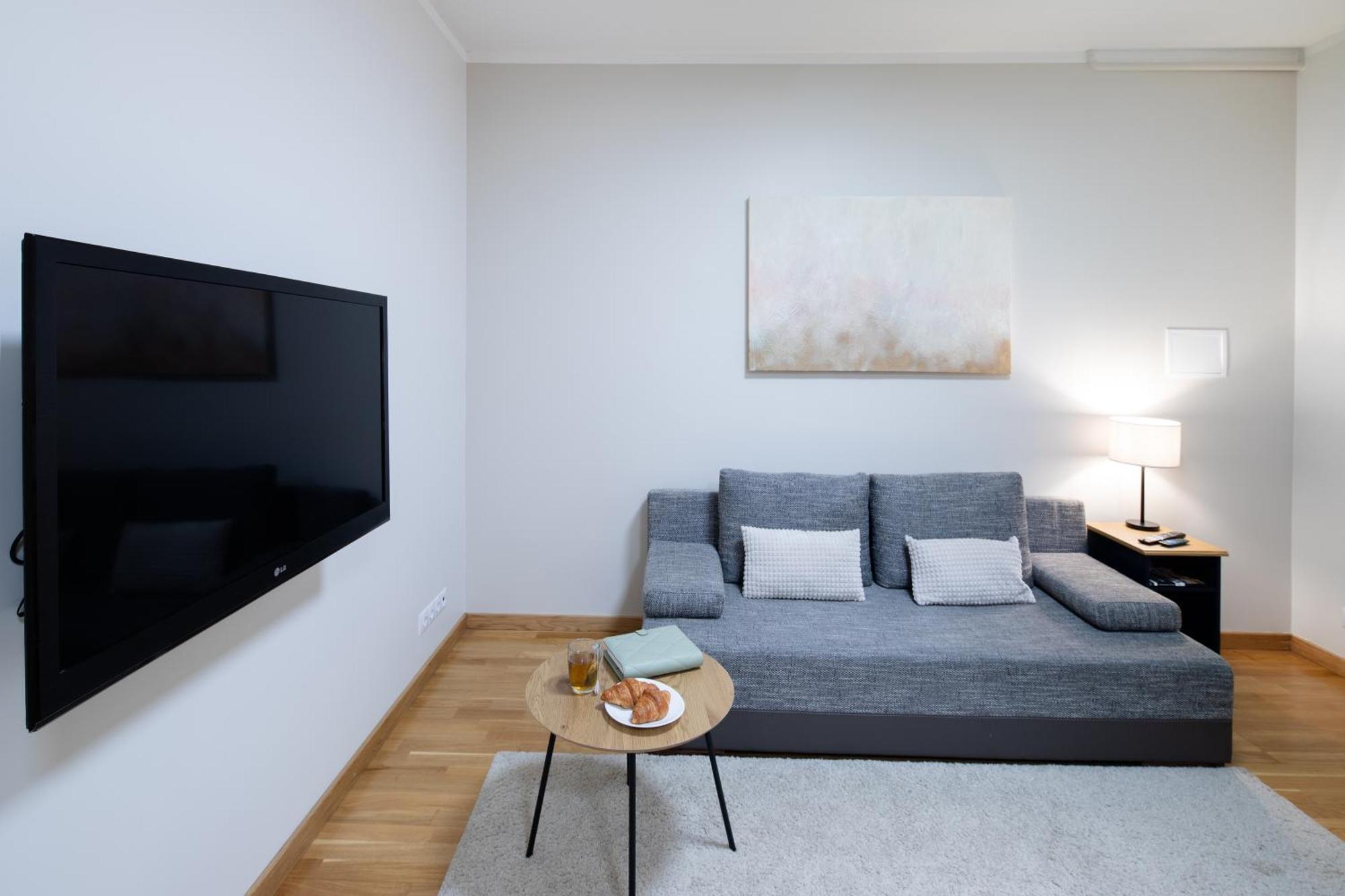 Riga Embassy Center Apartment With Parking Buitenkant foto