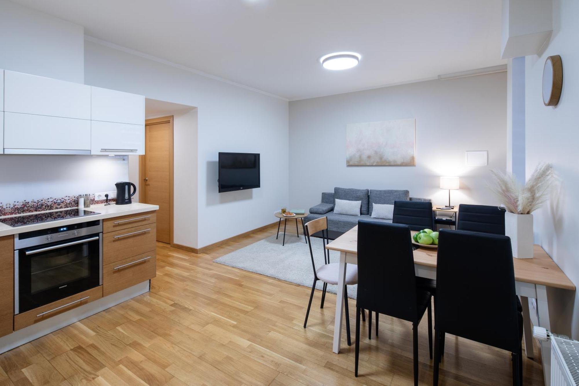 Riga Embassy Center Apartment With Parking Buitenkant foto